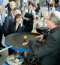 Как се преподава физика забавно?