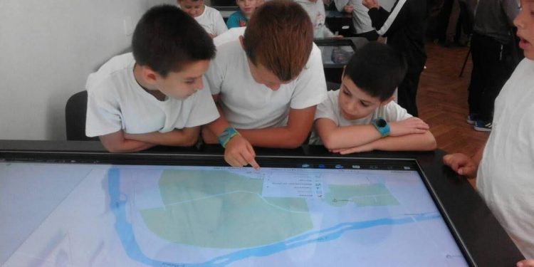 Пъзел с над 1500 елемента