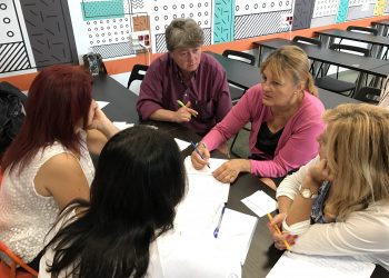 Обучават ИТ учители във Варна