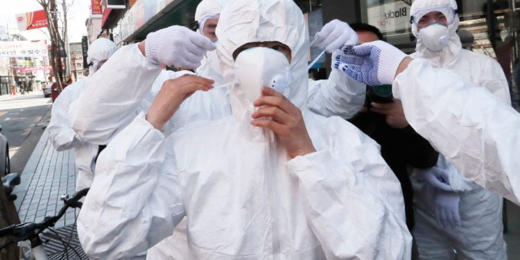 Защо сърдечно болните са уязвими към COVID-19