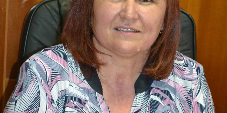 Отлагат празници, но не и уроци