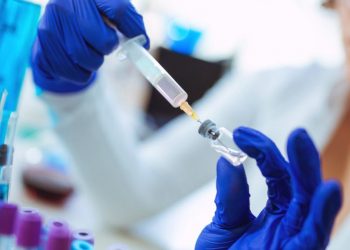 На крачка от ваксина