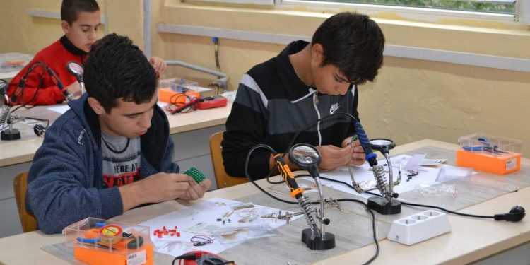 От училищния чин с план за кариера