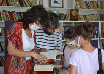 Книжката и мишката вече са приятели