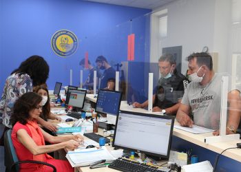 Най-нетърпеливите вече са студенти