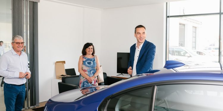 Бургаското Механо с чисто ново BMW