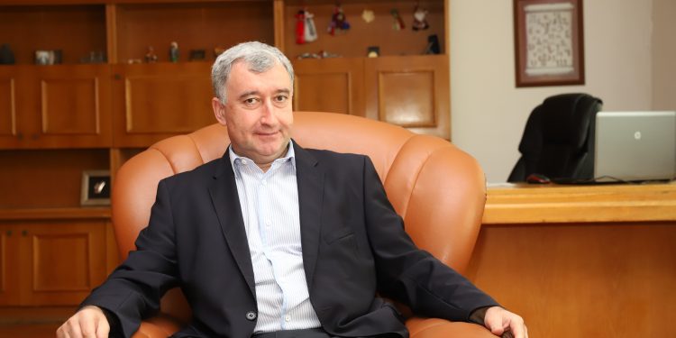 Проф. д-р инж. Илия Железаров, ректор на Техническия университет – Габрово, пред в. „Аз-буки“: Дистанционни инженери няма