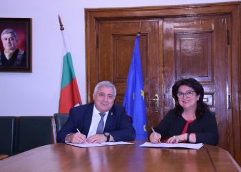 Русенци изпратиха 1000 абсолвенти