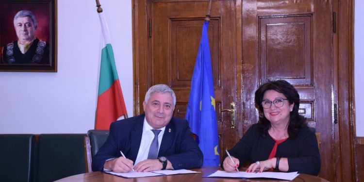 Русенци изпратиха 1000 абсолвенти