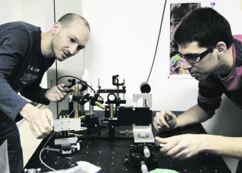 Постепенно се изравнява броят на мъжете  и жените сред учените изследователи у нас