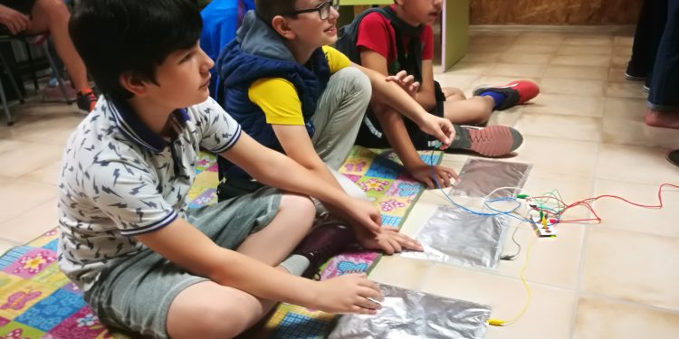 Наследници на Паисий