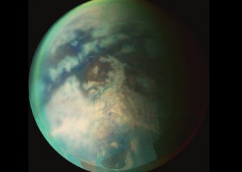 Откриха странно органично съединение на Титан