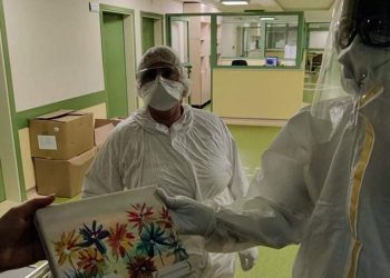 „Светлина“ дарява с усмивки медици