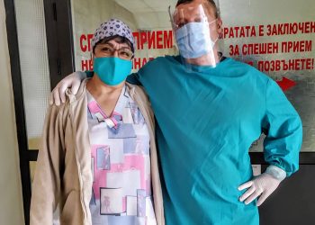 Директор на училище дежури в спешното