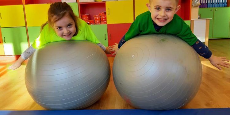 С четническа премяна посрещат празника