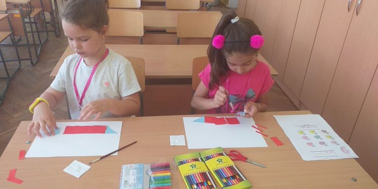 Традиции на над два века