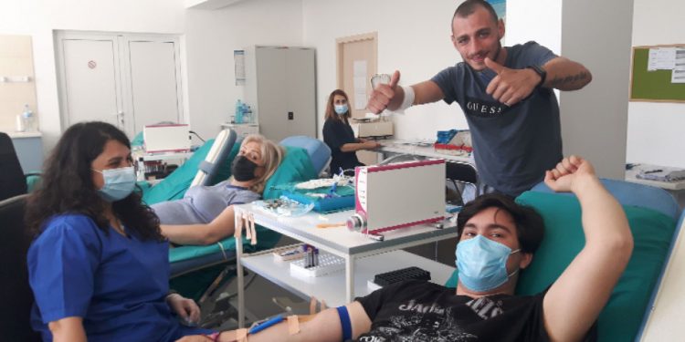 Необикновеният бал