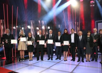 МОН връчи награди „Питагор“ 2021