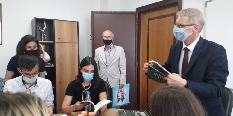 Нашенчета от Атина на среща в МОН