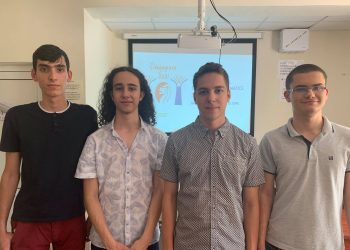 4 отличия и по информатика