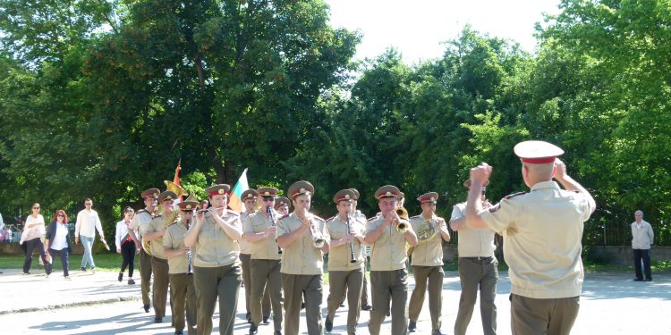 Деца от Велико Търново учат португалски и китайски