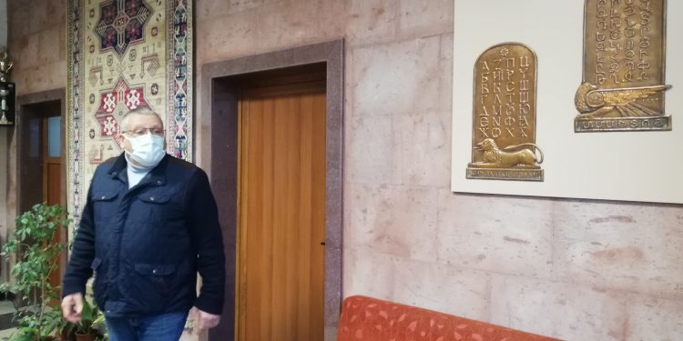 С упование и вяра, с гордост, чест и достойнство