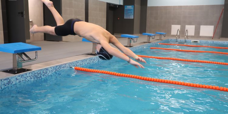 По сините коридори