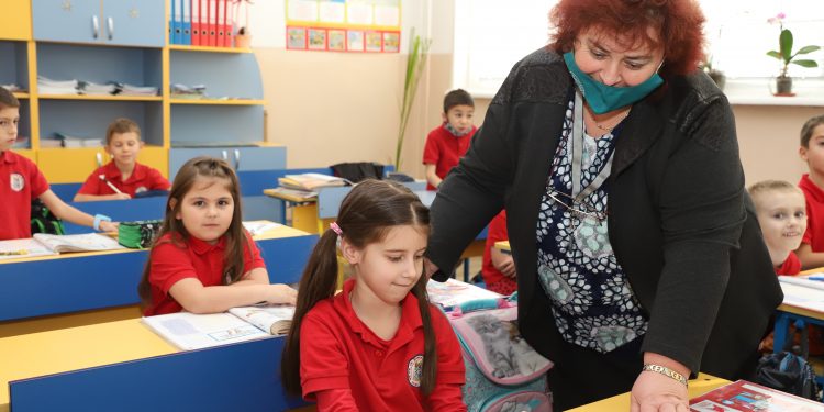 Диалогът продължава