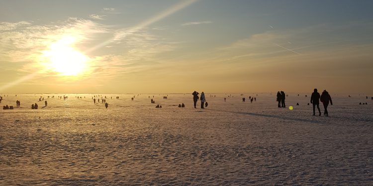 Теория на струните*