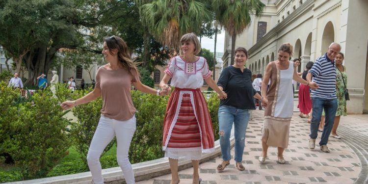 Повече от 30 деца от Сао Пауло са се завърнали в България