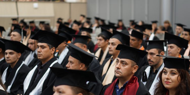 23 пълни отличници изпраща Русенският