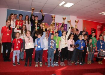 200 ученици в спор за титлите в шахмата