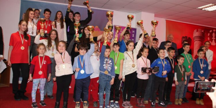 200 ученици в спор за титлите в шахмата