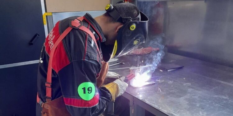 Майстори на заваряването