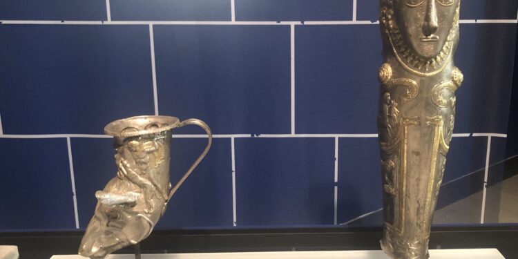 Български съкровища в Чикаго