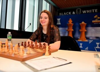 Ход след ход към славата