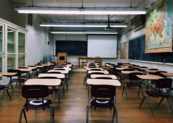 Чужди висши училища търсят преподаватели по български език