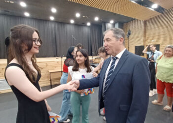 Как звучи надеждата на чужд език