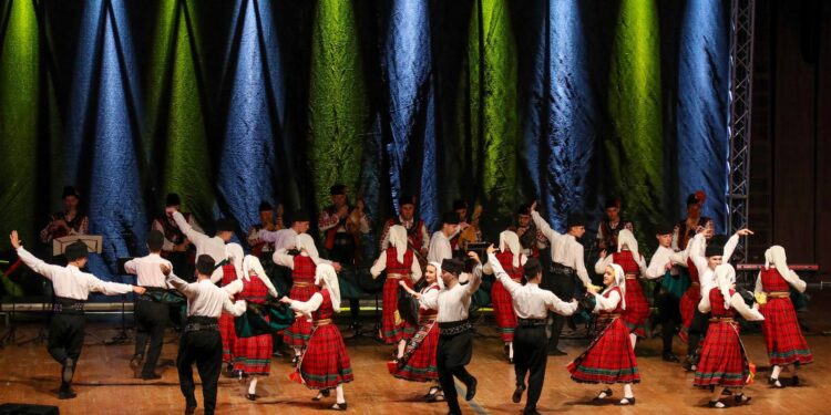 Да представиш себе си чрез танца