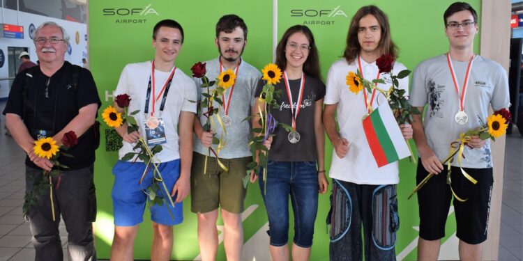 Пет медала  по астрофизика