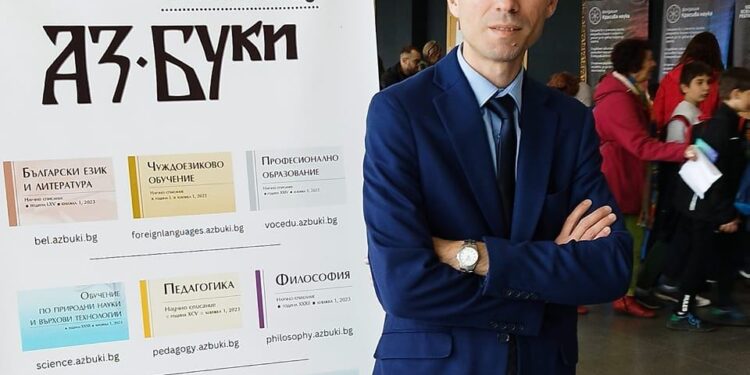 Журналистът Венцислав Генков е част от екипа на НИОН „Аз-буки“