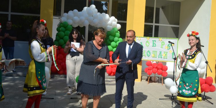 Беленската гимназия с обновени сгради