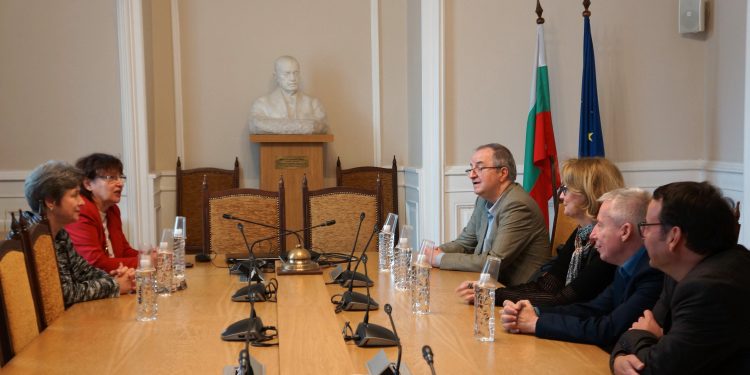 Изграждат център за върхови постижения в биомедицината