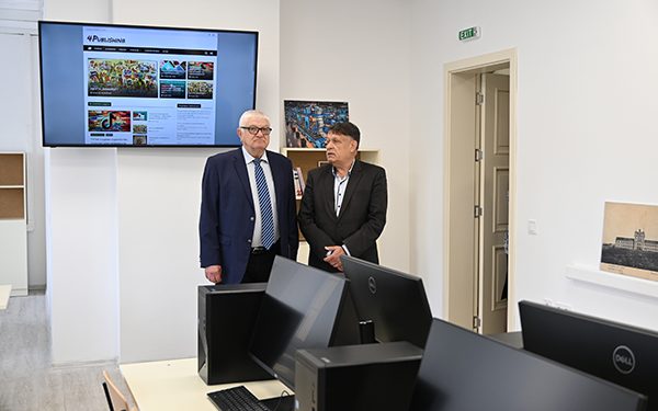 Модерно студио за бъдещи журналисти