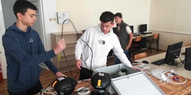 От Правец до всяка точка на света