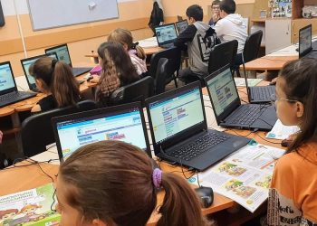 80 000 ученици са развили дигитални умения в клубове по интереси