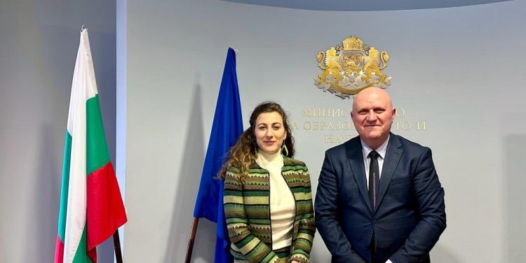 14 000 ученици ще развият практически умения в нов образователен проект