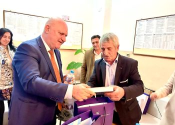 Министър Цоков провери разширението на школото в Рибново