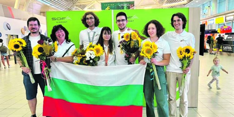 Ученици представят достойно България