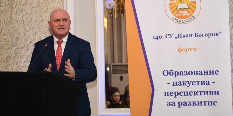 Над 14 000 ученици се обучават в паралелки с профил изкуства